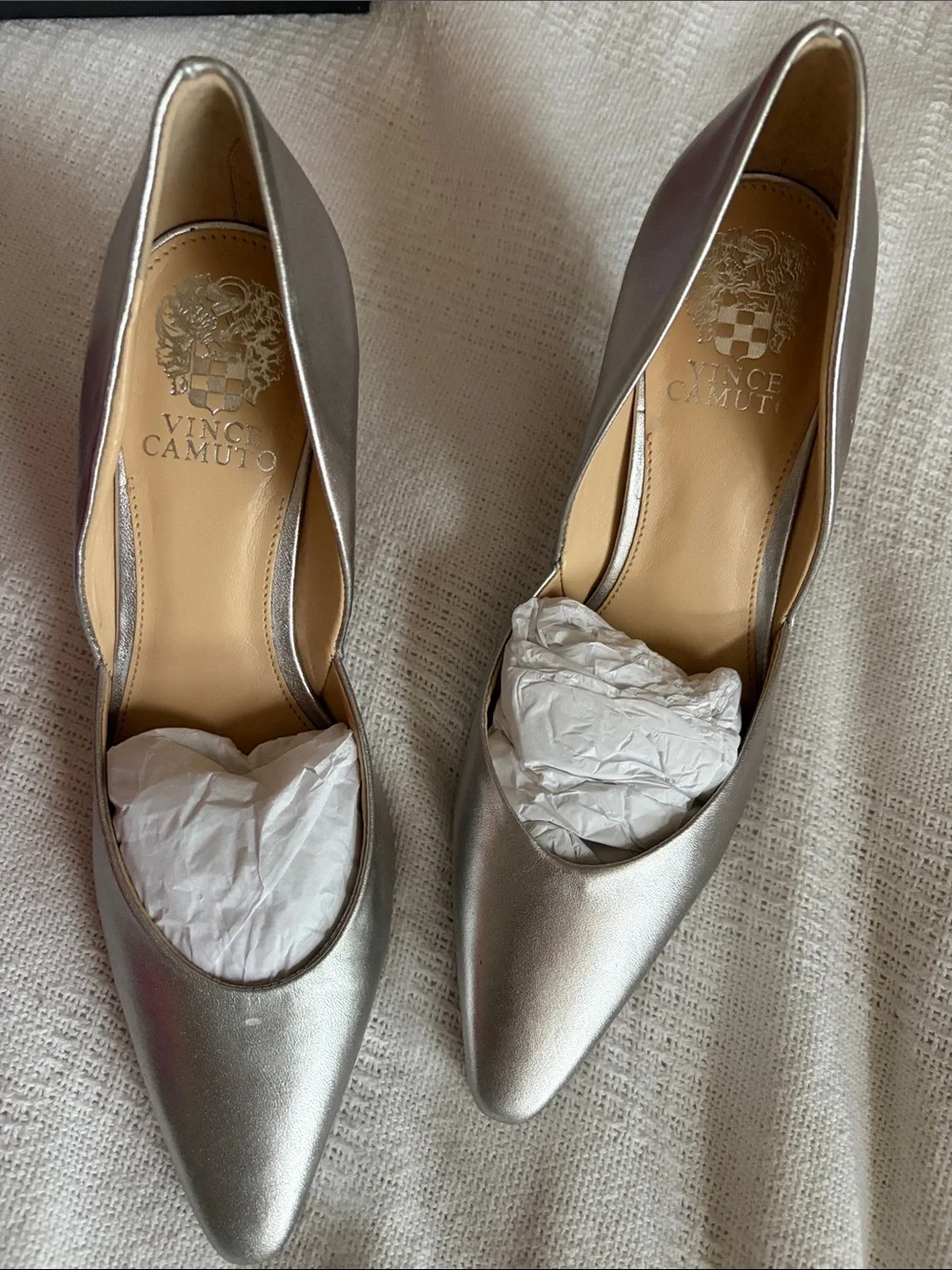 NWB Vince Camuto, Karala Silver pointed toe and tapered heel pumps, Size 7.5